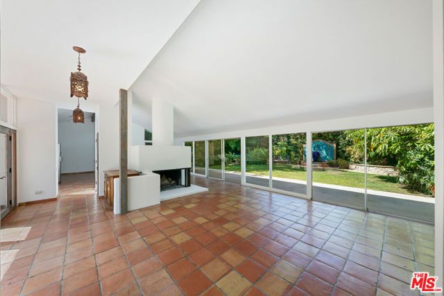 6328 Frondosa Drive, Malibu, CA 90265