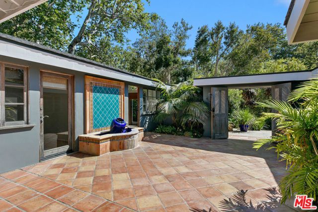 6328 Frondosa Drive, Malibu, CA 90265