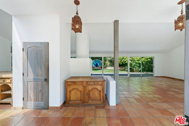 6328 Frondosa Drive, Malibu, CA 90265