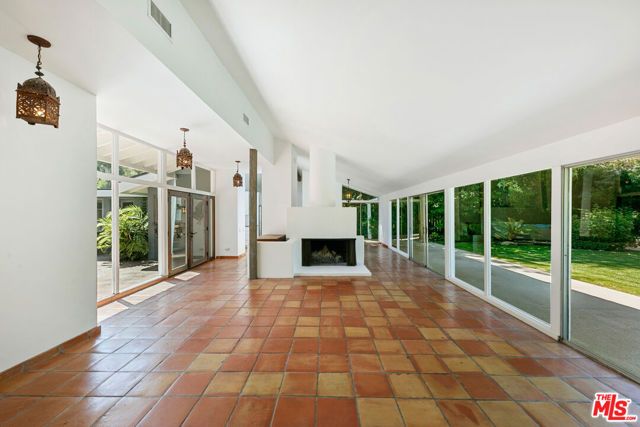 6328 Frondosa Drive, Malibu, CA 90265
