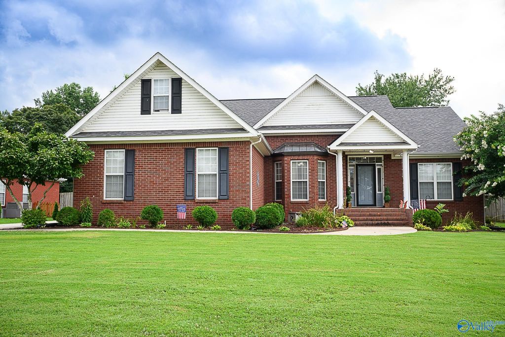22078 Saratoga Drive, Athens, AL 35613