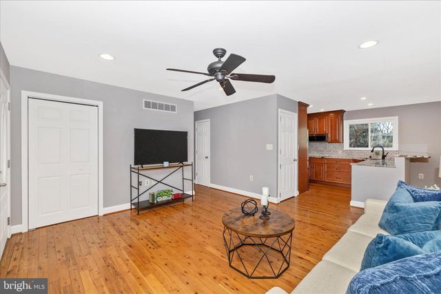 11378 CANARY DR, Ijamsville, MD 21754