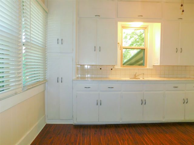 812 N Elm Street, Denton, TX 76201