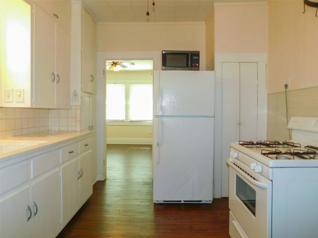 812 N Elm Street, Denton, TX 76201