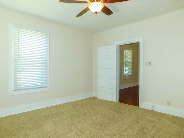 812 N Elm Street, Denton, TX 76201