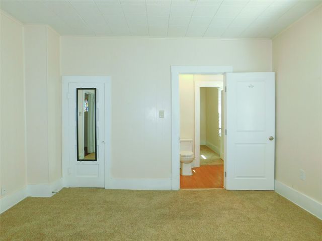 812 N Elm Street, Denton, TX 76201