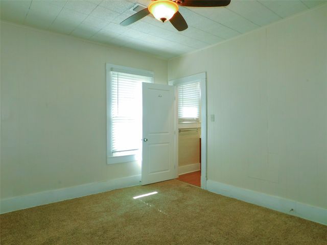 812 N Elm Street, Denton, TX 76201