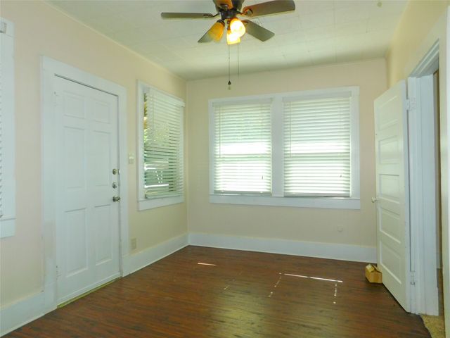 812 N Elm Street, Denton, TX 76201