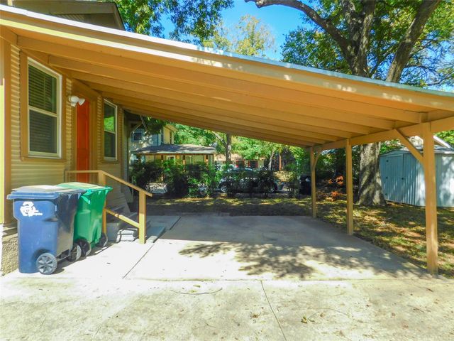 812 N Elm Street, Denton, TX 76201