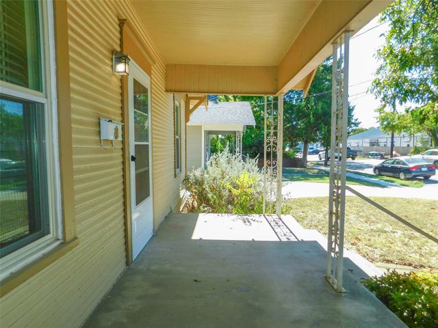 812 N Elm Street, Denton, TX 76201