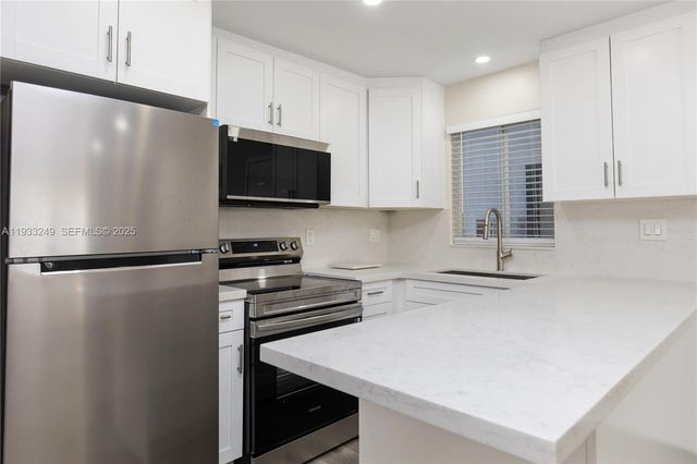 3101 SW 27th Ave 204, Miami, FL 33133