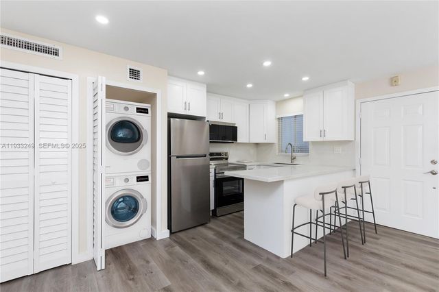 3101 SW 27th Ave 204, Miami, FL 33133