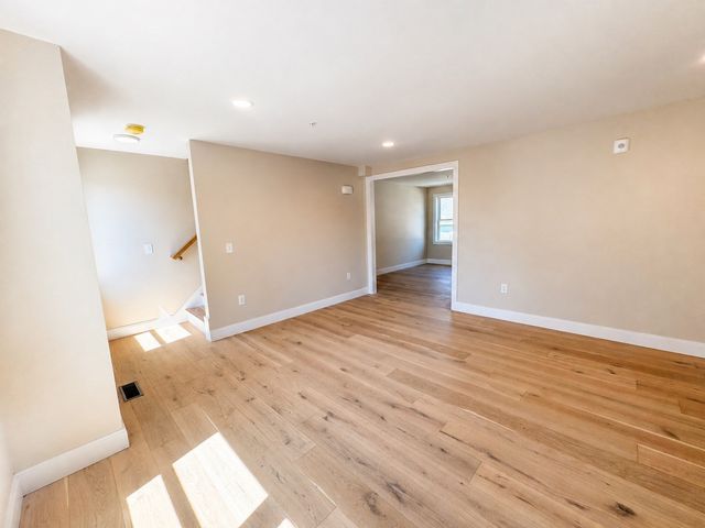 562 Gorham Street 05, Lowell, MA 01852