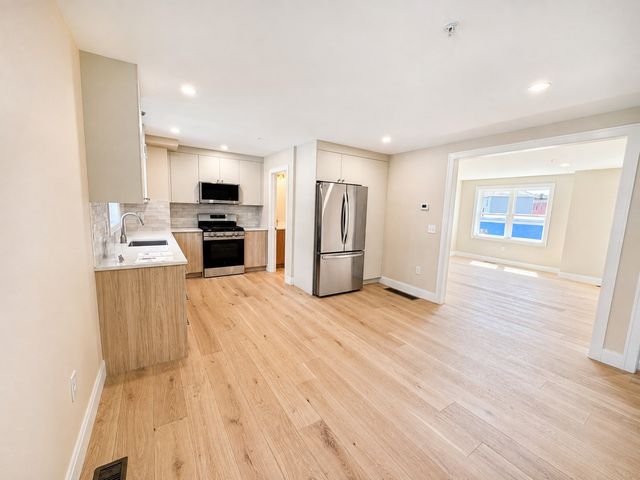 562 Gorham Street 05, Lowell, MA 01852
