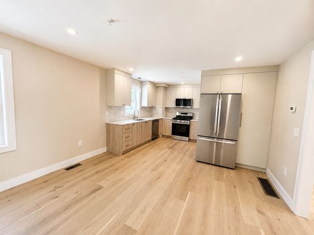 562 Gorham Street 05, Lowell, MA 01852