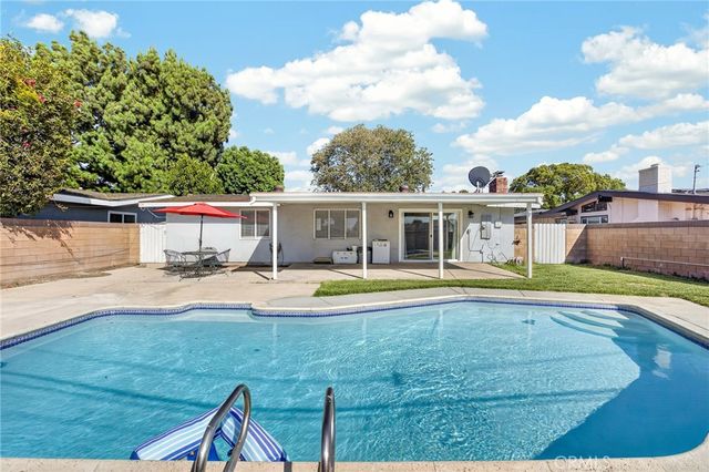 645 S Eastbury Avenue, Covina, CA 91723