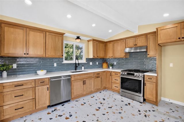 645 S Eastbury Avenue, Covina, CA 91723