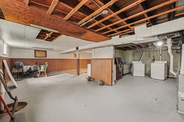 1999 Indiana Avenue, Lansing, IL 60438