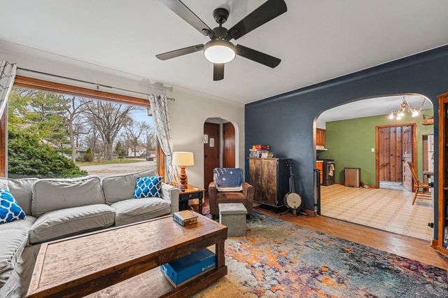 1999 Indiana Avenue, Lansing, IL 60438