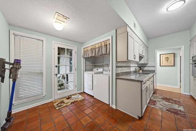3678 Hidden Dr Apt 904, San Antonio, TX 78217