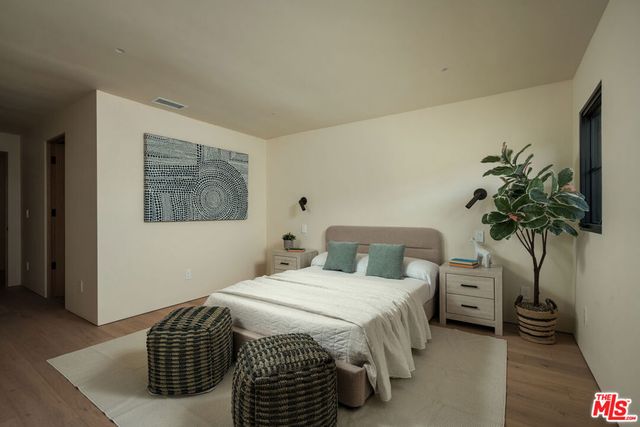 15430 Valley Vista Boulevard, Los Angeles, CA 91403