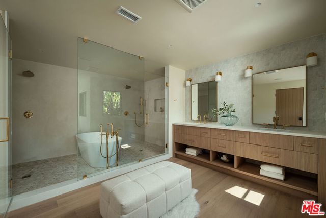 15430 Valley Vista Boulevard, Los Angeles, CA 91403