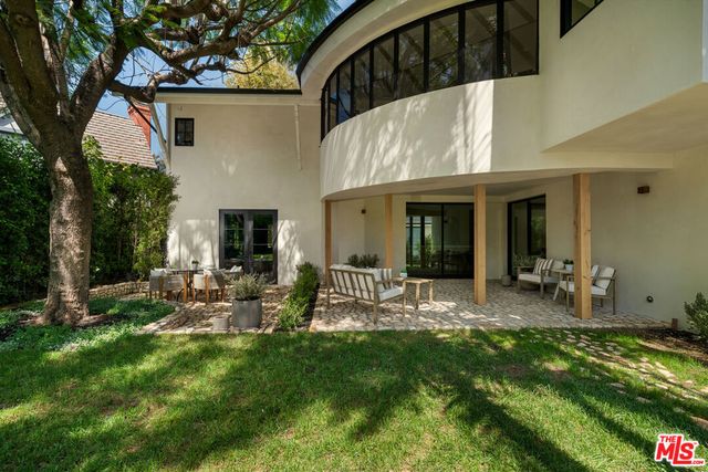 15430 Valley Vista Boulevard, Los Angeles, CA 91403