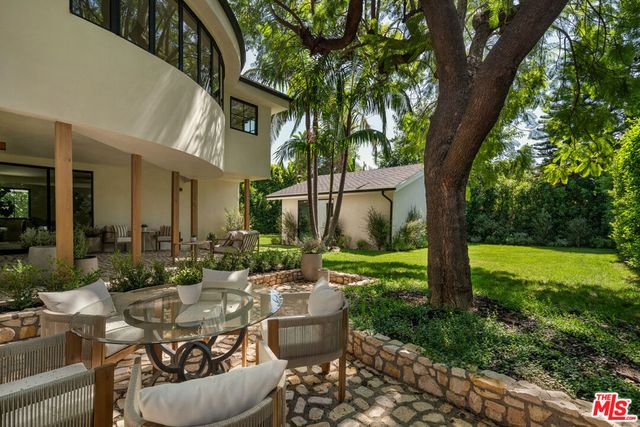 15430 Valley Vista Boulevard, Los Angeles, CA 91403