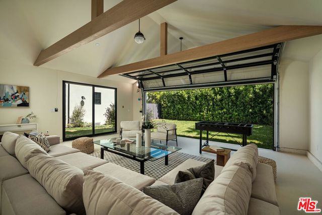 15430 Valley Vista Boulevard, Los Angeles, CA 91403