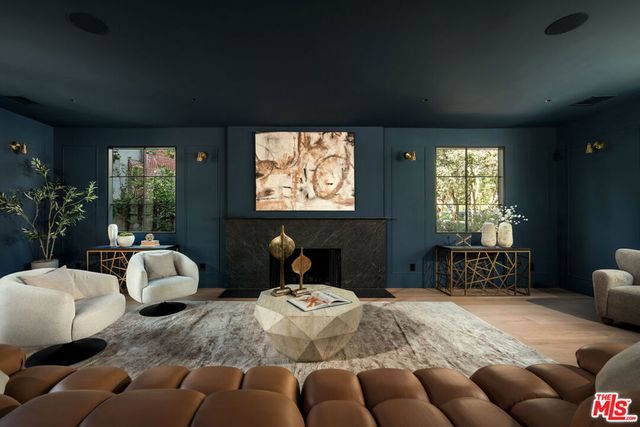 15430 Valley Vista Boulevard, Los Angeles, CA 91403