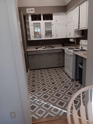 223 N Mathewson Ave, Wichita, KS 67214