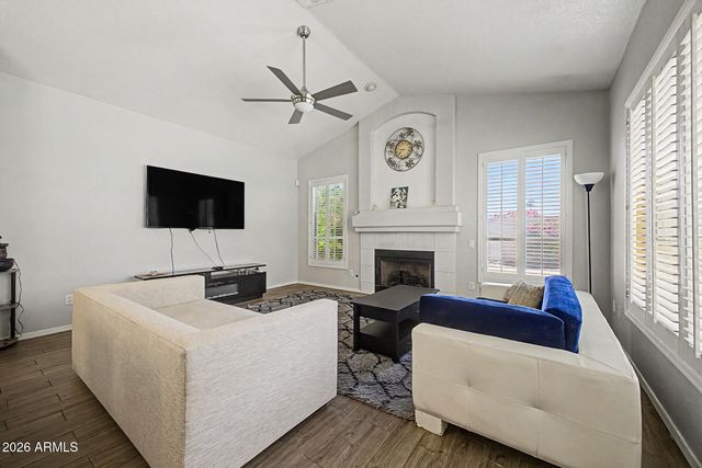 725 W BEVERLY Lane, Phoenix, AZ 85023