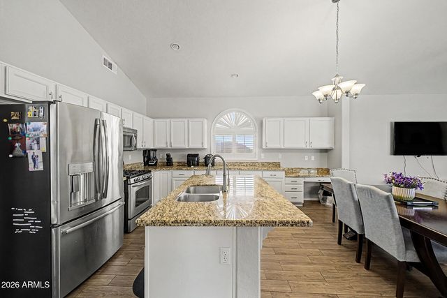 725 W BEVERLY Lane, Phoenix, AZ 85023