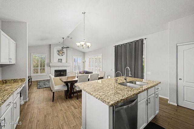 725 W BEVERLY Lane, Phoenix, AZ 85023