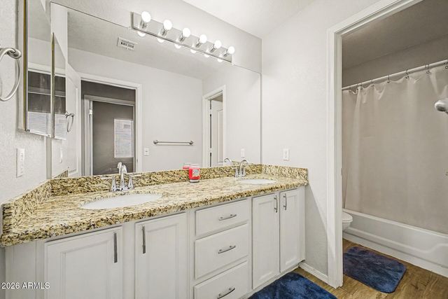 725 W BEVERLY Lane, Phoenix, AZ 85023