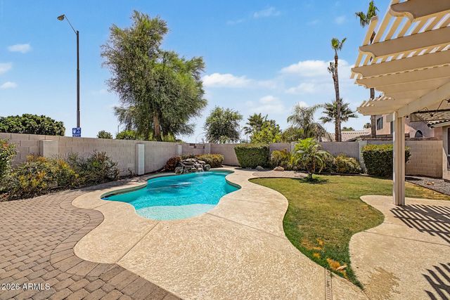 725 W BEVERLY Lane, Phoenix, AZ 85023