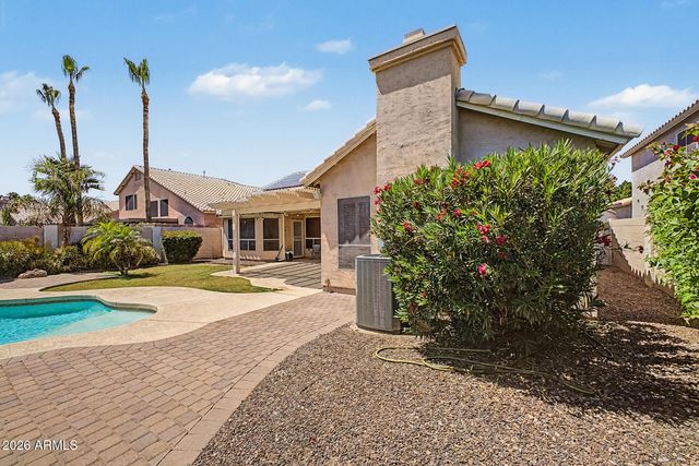 725 W BEVERLY Lane, Phoenix, AZ 85023
