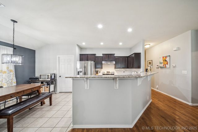 8725 E 126th Place S, Bixby, OK 74008