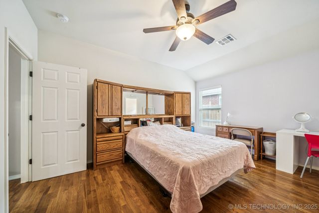 8725 E 126th Place S, Bixby, OK 74008