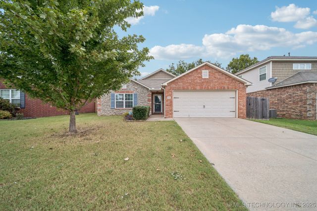 8725 E 126th Place S, Bixby, OK 74008