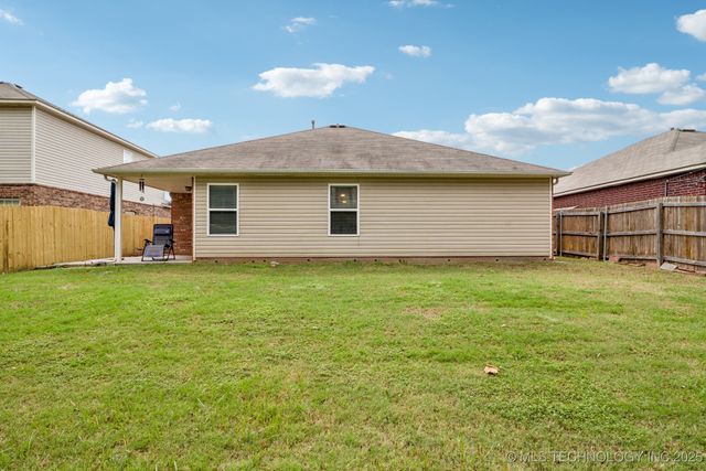 8725 E 126th Place S, Bixby, OK 74008