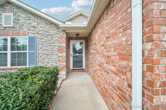 8725 E 126th Place S, Bixby, OK 74008