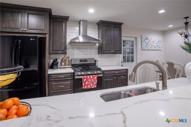 3505 Oaklawn Street, Victoria, TX 77901