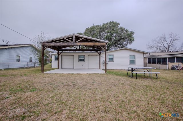 3505 Oaklawn Street, Victoria, TX 77901