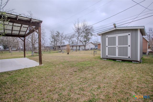 3505 Oaklawn Street, Victoria, TX 77901