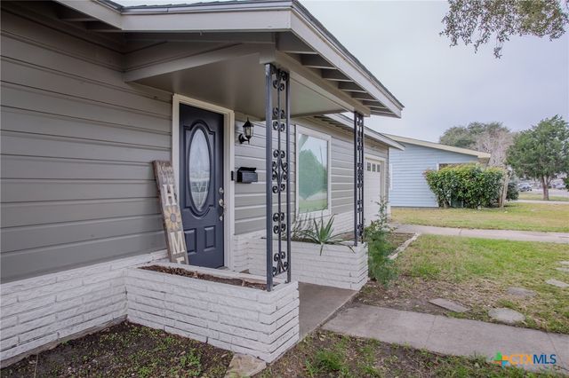 3505 Oaklawn Street, Victoria, TX 77901