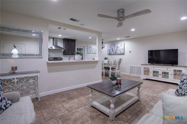 3505 Oaklawn Street, Victoria, TX 77901