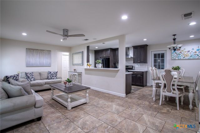 3505 Oaklawn Street, Victoria, TX 77901