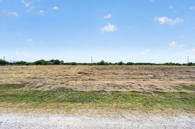 1495 Lone Elm Road B, Waxahachie, TX 75167