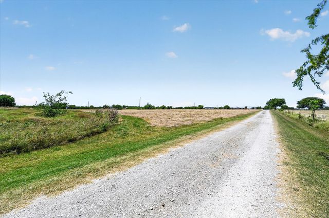 1495 Lone Elm Road B, Waxahachie, TX 75167